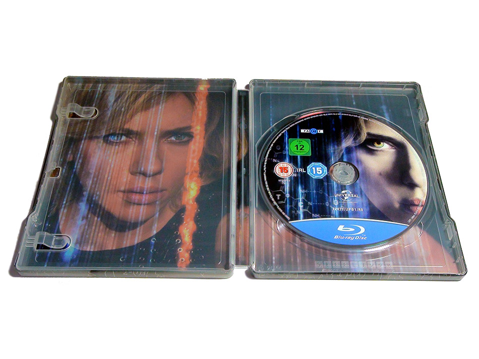 Fotografías del Steelbook exclusivo de Lucy 12