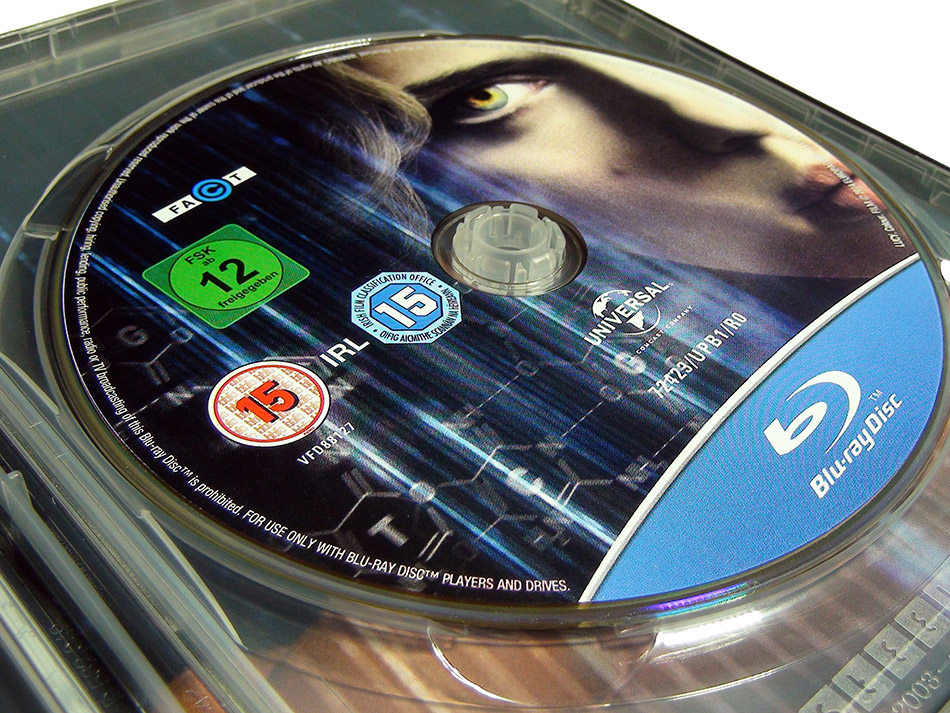 Fotografías del Steelbook exclusivo de Lucy 13