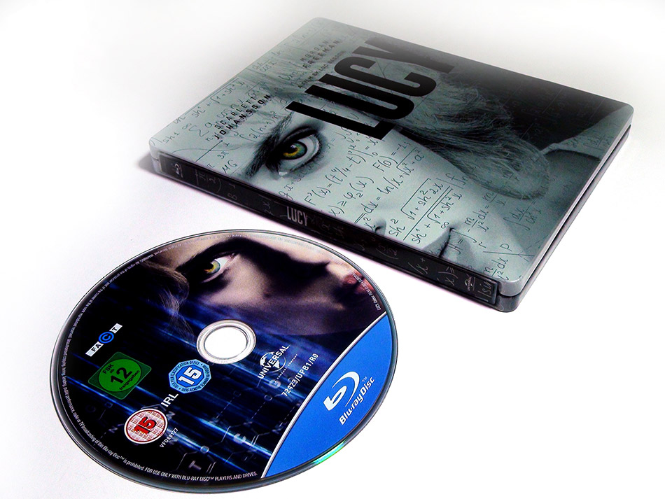 Fotografías del Steelbook exclusivo de Lucy 16