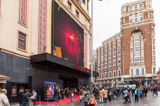 300 fans celebran el lanzamiento de Star Wars: El Despertar de la Fuerza 2