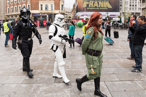 300 fans celebran el lanzamiento de Star Wars: El Despertar de la Fuerza 6