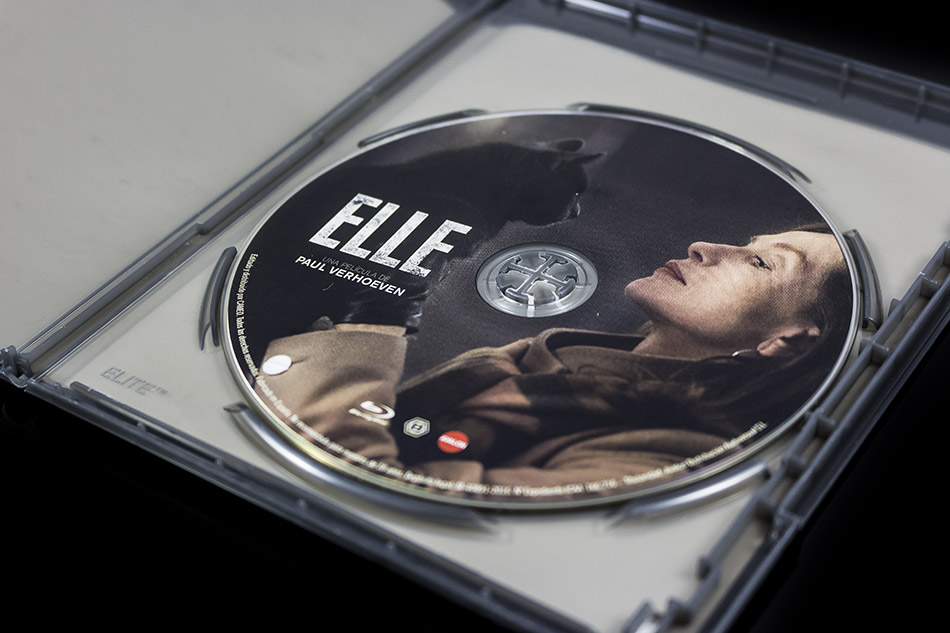 Fotografías del Blu-ray con funda y caja negra de Elle 10