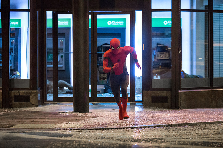 Póster final de Spider-Man: Homecoming y nuevas imágenes 11