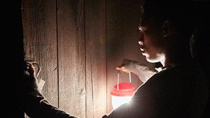 Tráiler definitivo de la película Llega de Noche