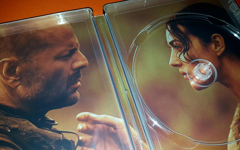 Fotografías del Steelbook de Lágrimas del Sol en Blu-ray 17