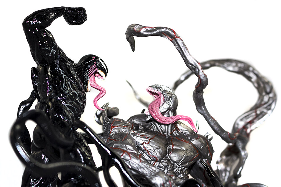 Fotografías de la edición coleccionista de Venom con figura en UHD 4K 16