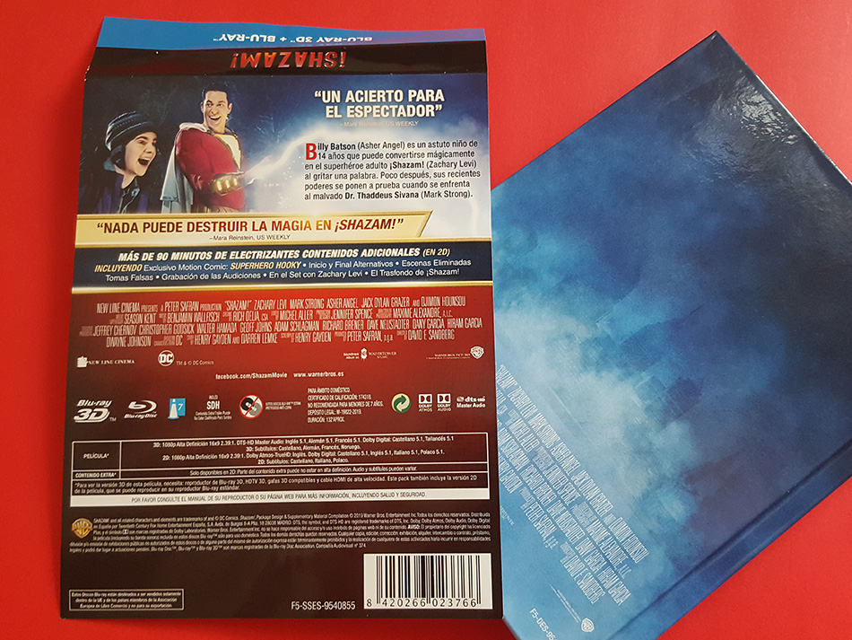 Fotografías del Digibook lenticular de ¡Shazam! en Blu-ray 3D 7