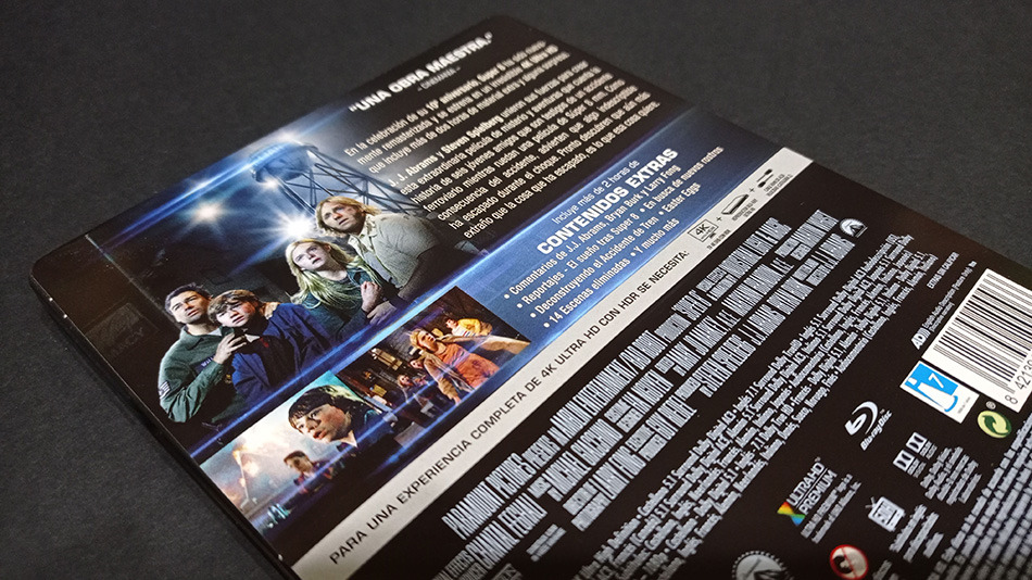 Fotografías del Steelbook de Super 8 en UHD 4K y Blu-ray 4