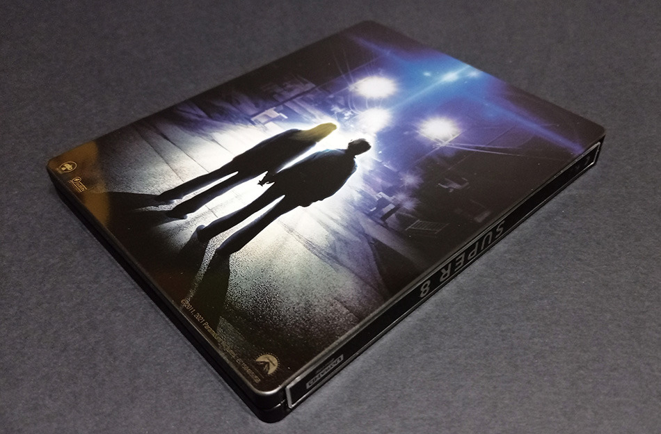 Fotografías del Steelbook de Super 8 en UHD 4K y Blu-ray 8