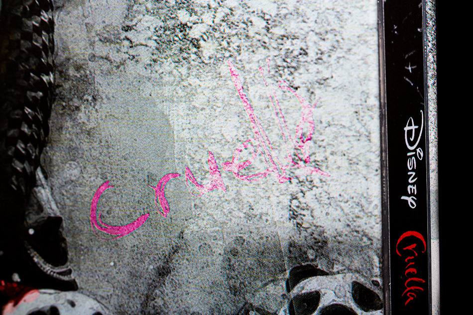 Fotografías del Steelbook de Cruella en Blu-ray 15