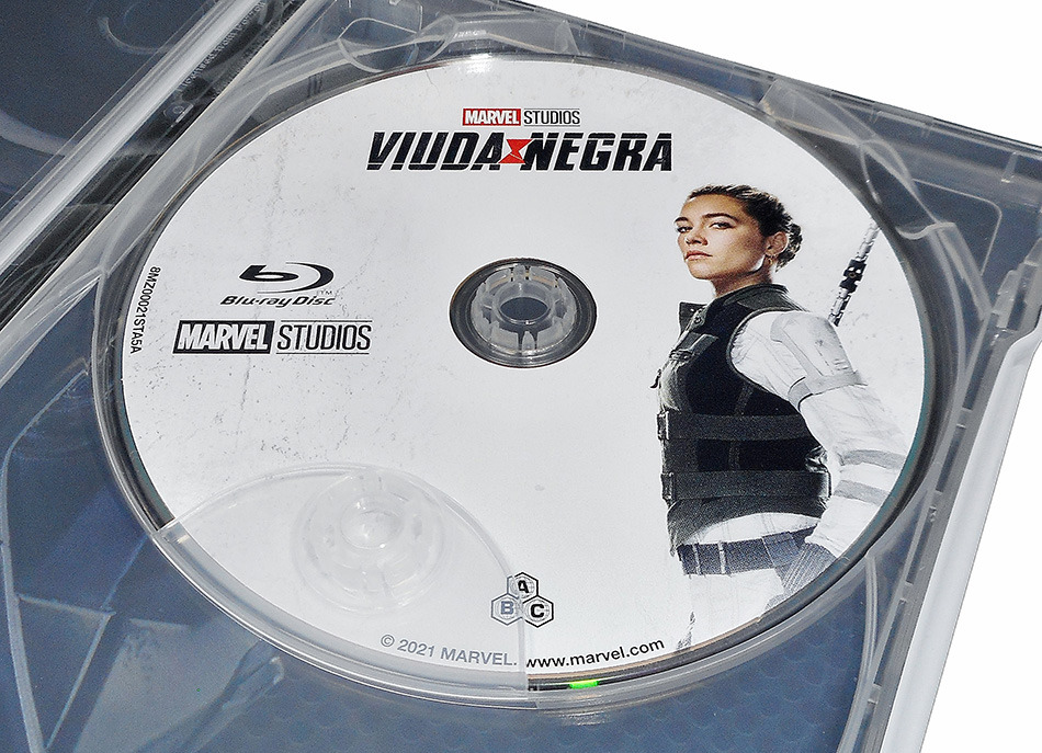 Fotografías del Steelbook de Viuda Negra en UHD 4K y Blu-ray 12