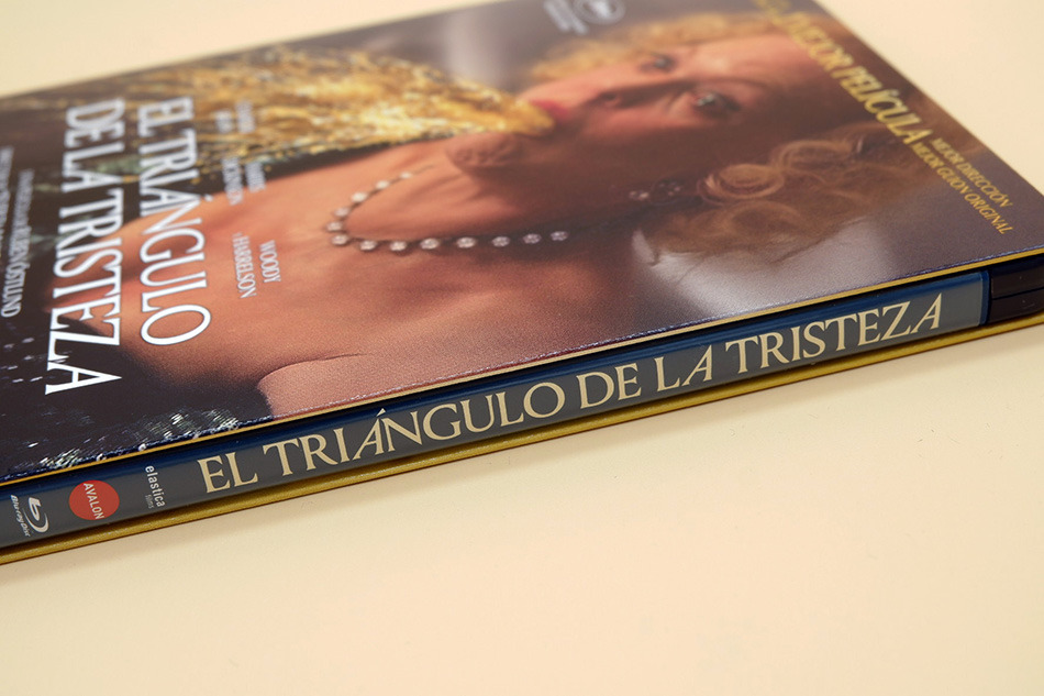 Fotos de la edición limitada de El Triángulo de la Tristeza en Blu-ray 3