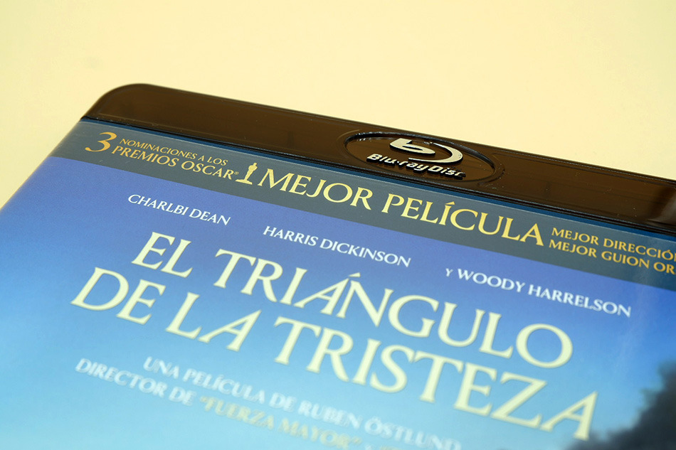 Fotos de la edición limitada de El Triángulo de la Tristeza en Blu-ray 12