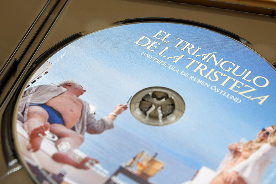 Fotos de la edición limitada de El Triángulo de la Tristeza en Blu-ray 15