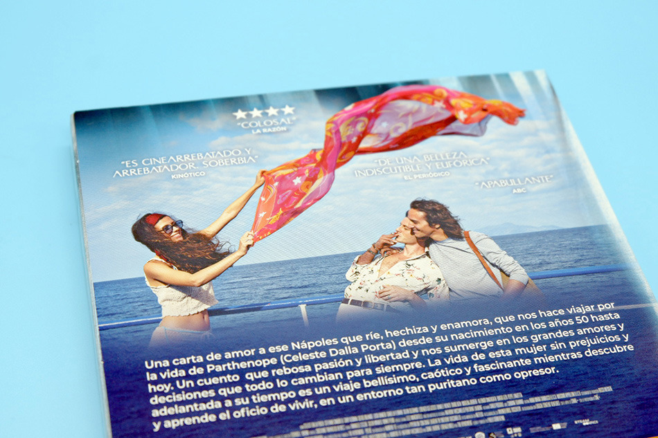 Fotografías de la edición con funda de Parthenope en Blu-ray 3
