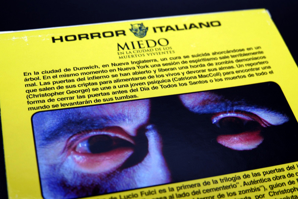 Fotografías de la edición limitada de Miedo en la Ciudad de los Muertos Vivientes en Blu-ray 3