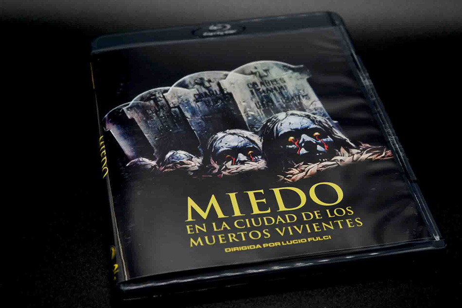 Fotografías de la edición limitada de Miedo en la Ciudad de los Muertos Vivientes en Blu-ray 10