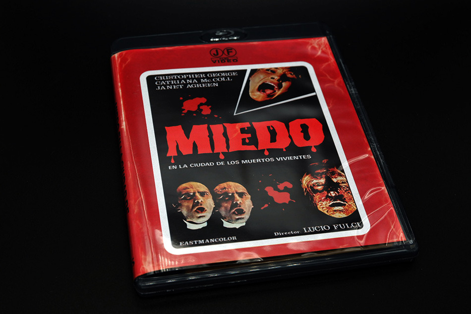 Fotografías de la edición limitada de Miedo en la Ciudad de los Muertos Vivientes en Blu-ray 14