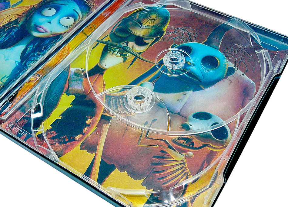 Fotografías de la edición coleccionista de La Novia Cadáver en UHD 4K y Blu-ray 21