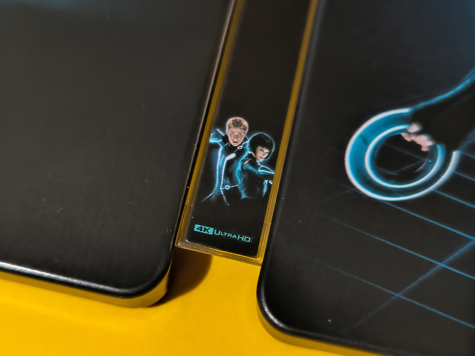 Fotografías del Steelbook de Tron Legacy en UHD 4K y Blu-ray 9