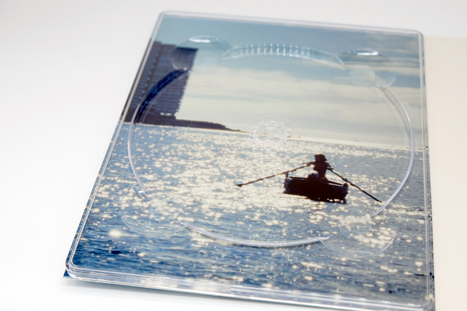 Fotograf&iacute;as de El Tr&iacute;ptico de la Memoria por Carla Sim&oacute;n en Blu-ray 13