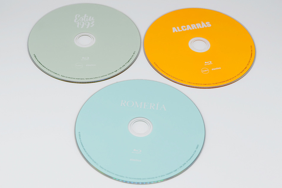 Fotograf&iacute;as de El Tr&iacute;ptico de la Memoria por Carla Sim&oacute;n en Blu-ray 15