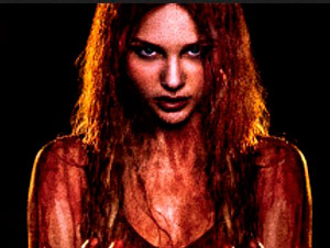 Tráiler final en castellano de Carrie, con Chloe Moretz y Julianne Moore