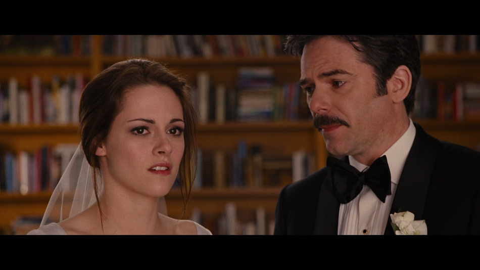 captura de imagen de Crepúsculo: Amanecer - Parte 1 (Edición Metálica) Blu-ray - 1