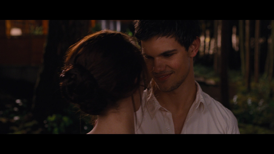 captura de imagen de Crepúsculo: Amanecer - Parte 1 (Edición Metálica) Blu-ray - 9