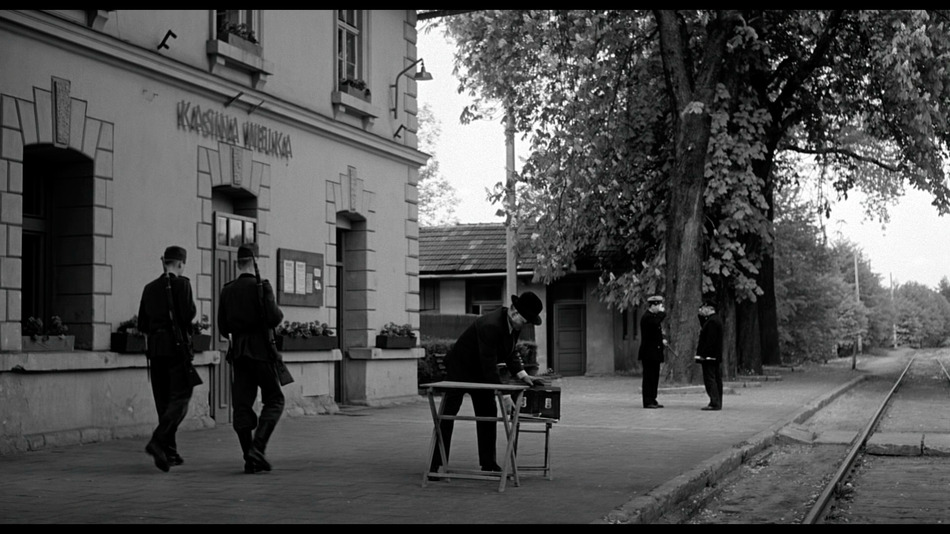 captura de imagen de La Lista de Schindler - Edición Definitiva Blu-ray - 3