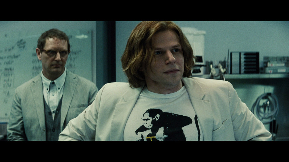 captura de imagen de Batman v Superman: El Amanecer de la Justicia - Edición Libro Blu-ray - 4
