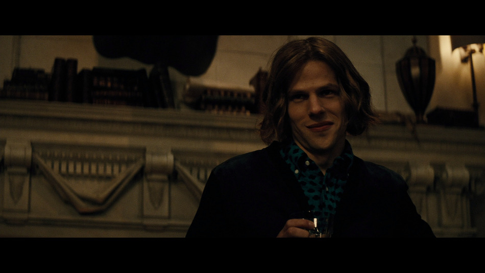 captura de imagen de Batman v Superman: El Amanecer de la Justicia - Edición Libro Blu-ray - 5