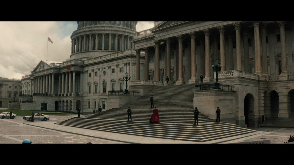 captura de imagen de Batman v Superman: El Amanecer de la Justicia - Edición Libro Blu-ray - 10