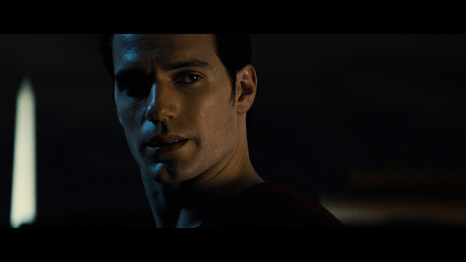 captura de imagen de Batman v Superman: El Amanecer de la Justicia - Edición Libro Blu-ray - 11