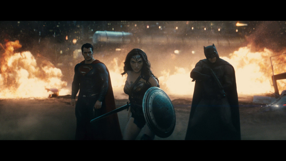 captura de imagen de Batman v Superman: El Amanecer de la Justicia - Edición Libro Blu-ray - 16