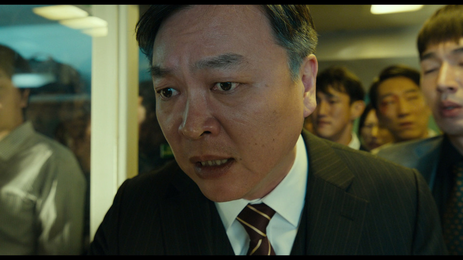 captura de imagen de Train to Busan - Edición Metálica Blu-ray - 10