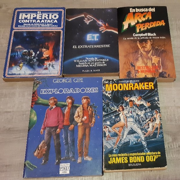 Cuando se hacían libros de las pelis de cine taquilleras....