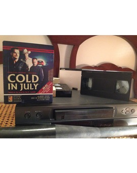 Cold in July blu-ray steelbook ·What's on the tape?·foto spoiler ;)