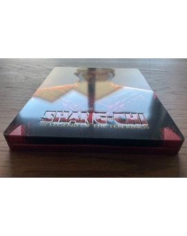 Brillo y relieves en steelbook 4K Shang-chi