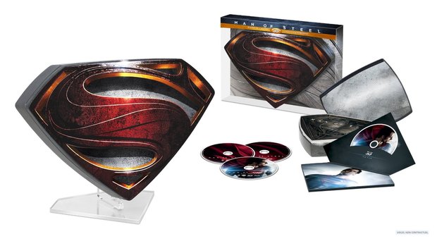 En Francia: "Man of Steel - Edition Metal Limitée"  (DVD + Blu-Ray + Blu-Ray 3D + Copie Numérique) para el 23 de octubre.