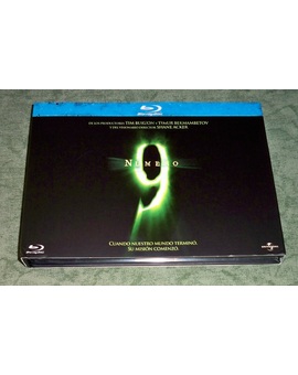 Disponible en amazon "9" (Edición Comic Book)