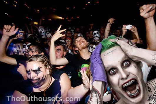 Mientras tanto en el hole in the sky festival