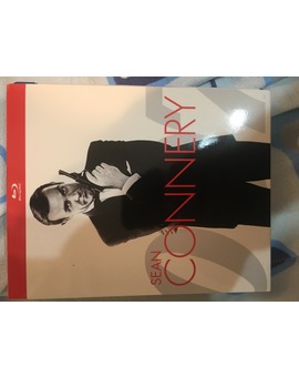 Lo primero de Bond. Es una edición italiana que me ha salido a 15,77 euros, gracias a Mubis