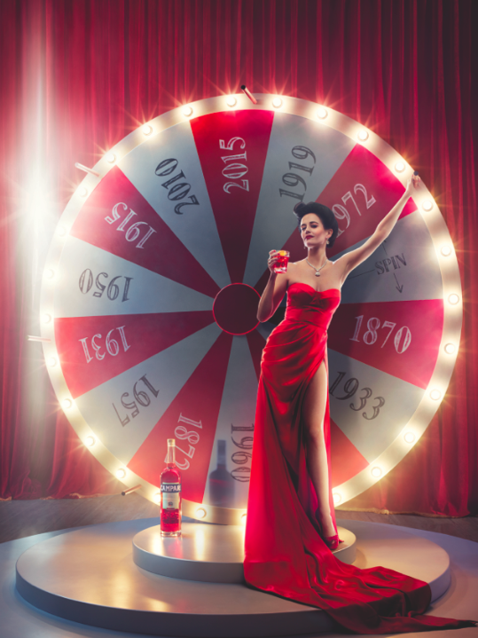 Eva Greene protagoniza el calendario Campari