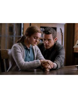 Primera imagen de Emma Watson y Ethan Hawke en Regresión, lo nuevo de Amenábar
