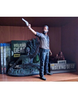Rick Grimes de McFarlane Toys recién llegado de Amazon