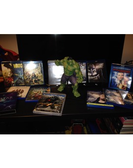 Blu-Rays varios vigilados por Hulk