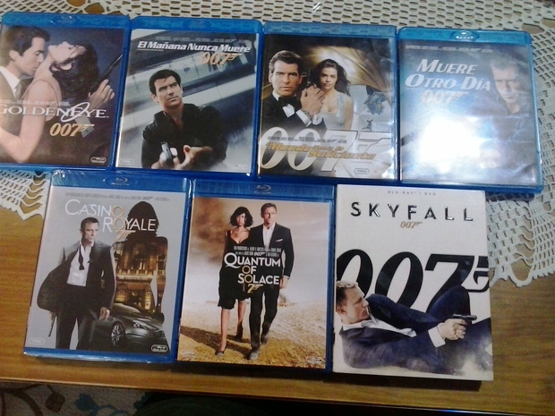 Mi colección James Bond completada