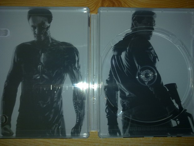 Interior del Steelbook de Terminator Génesis