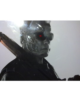 Primer plano del brillo en el Steelbook de Terminator Génesis